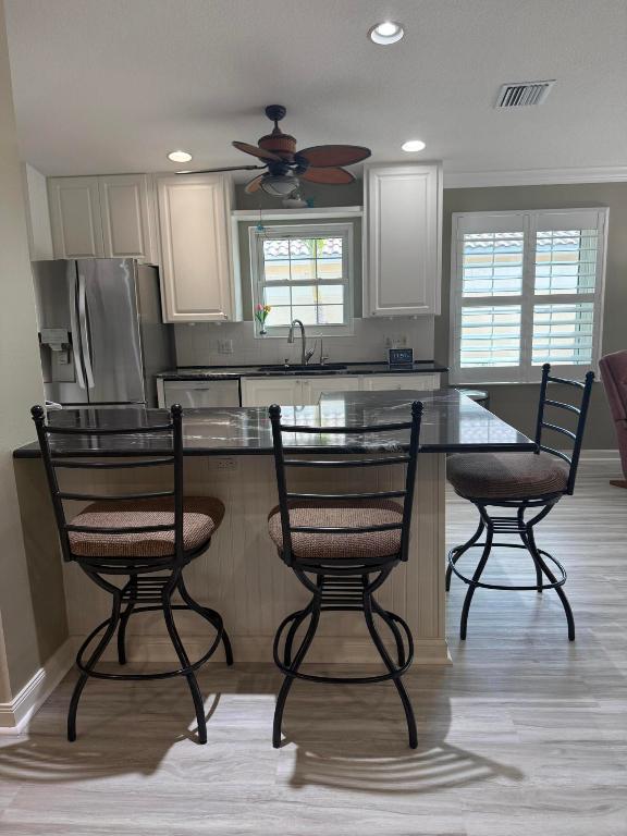 3484 SE Cormorant Place