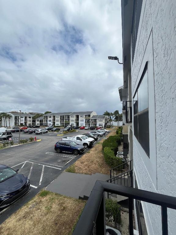 CLEAR LAKE CLUB CONDO - Residential Lease