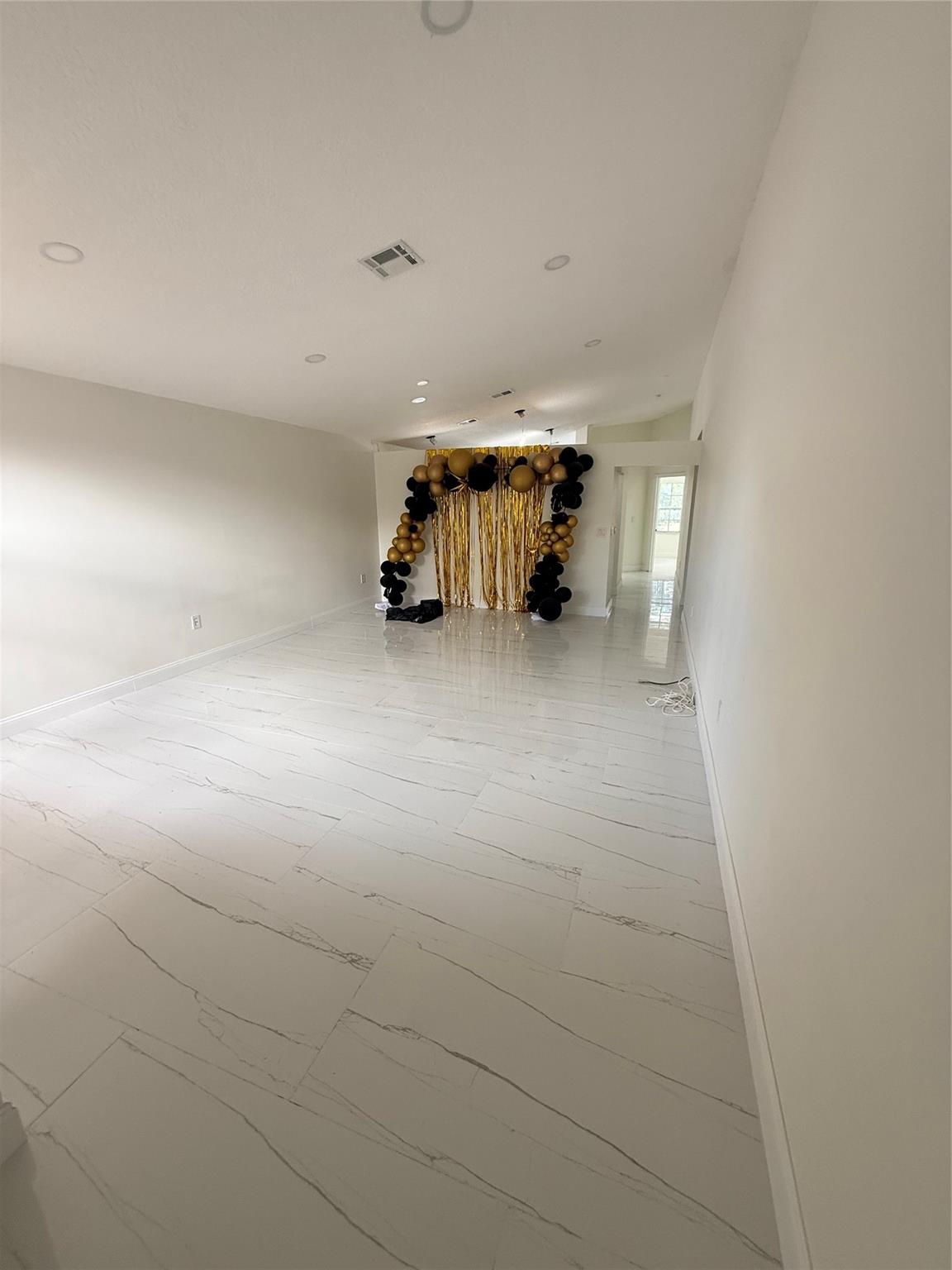 Holiday Spgs Village & - Residential Lease