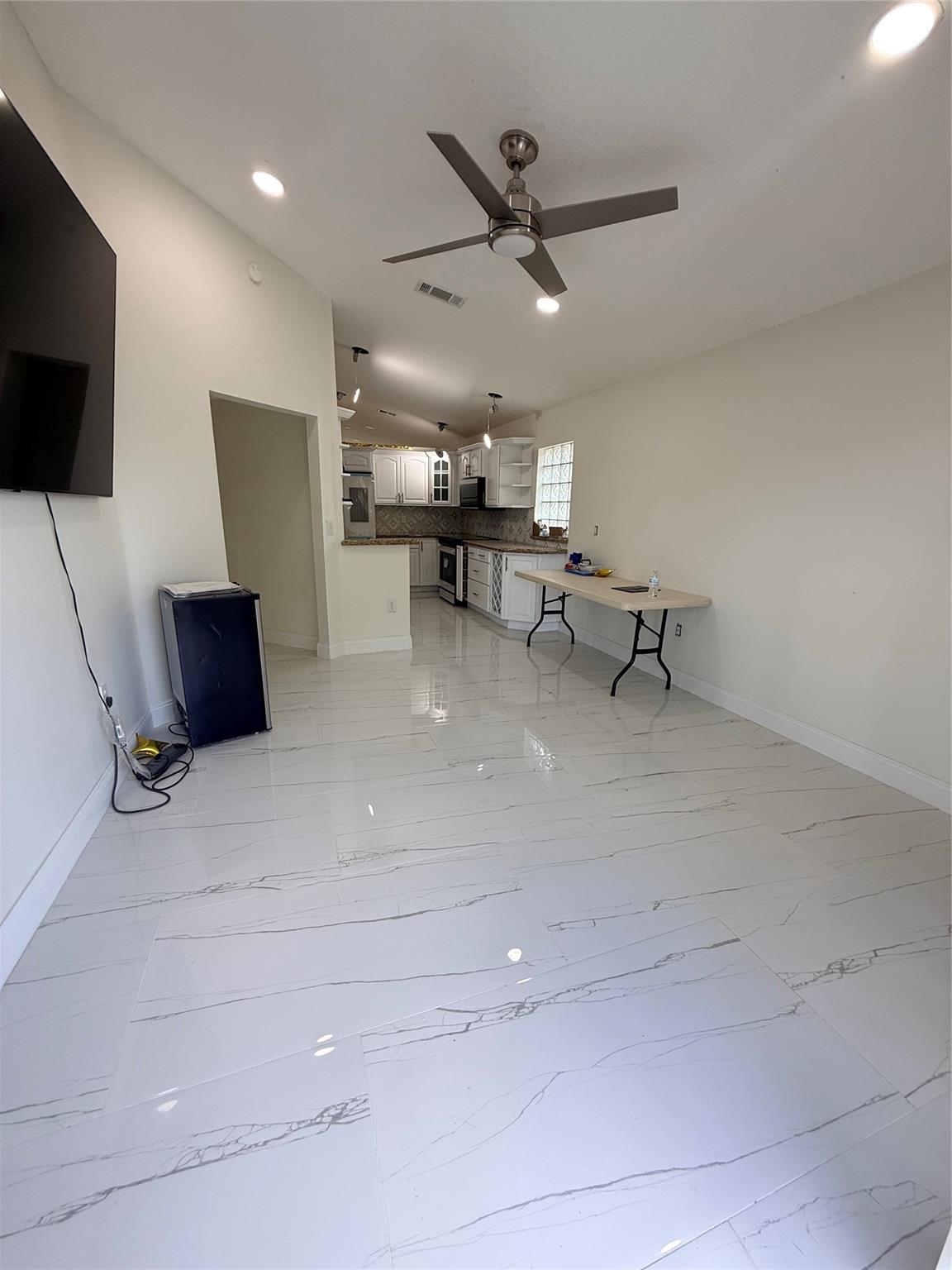 Holiday Spgs Village & - Residential Lease