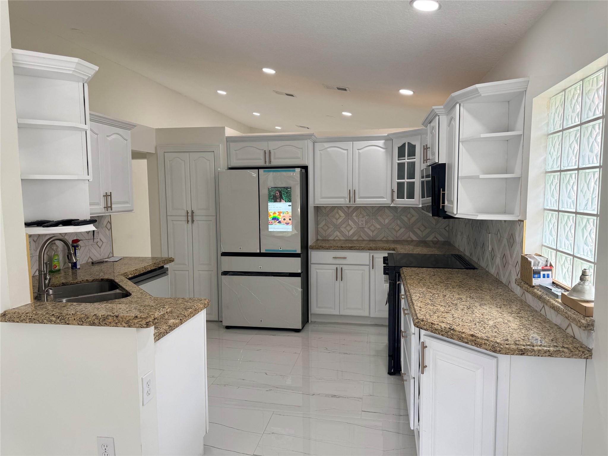 Holiday Spgs Village & - Residential Lease