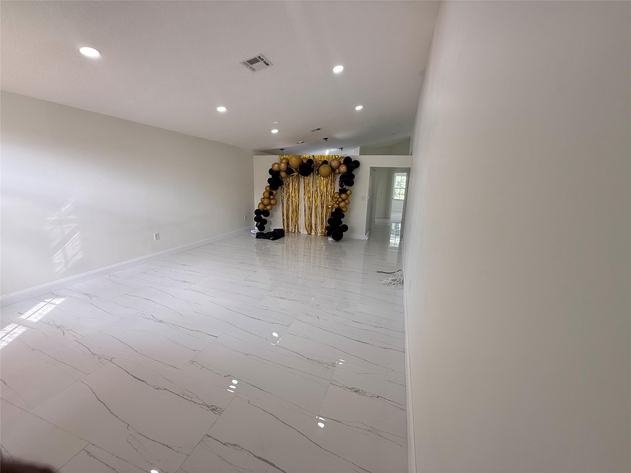 Holiday Spgs Village & - Residential Lease