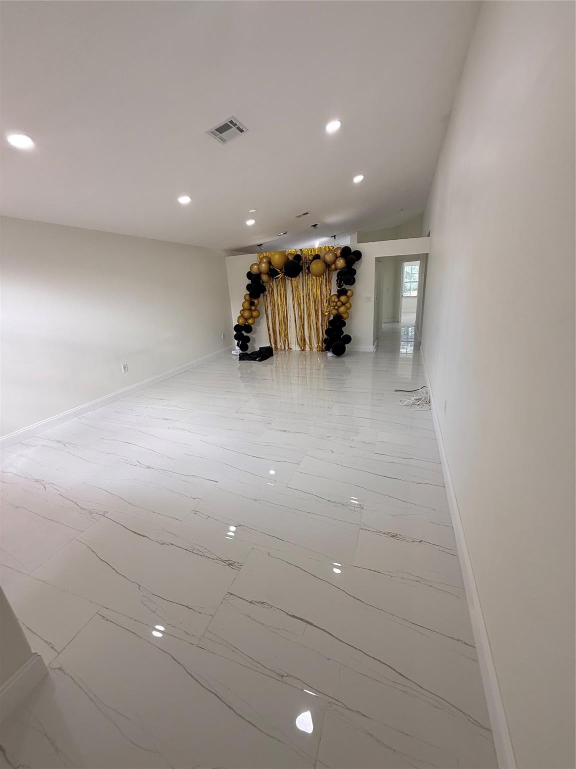 Holiday Spgs Village & - Residential Lease