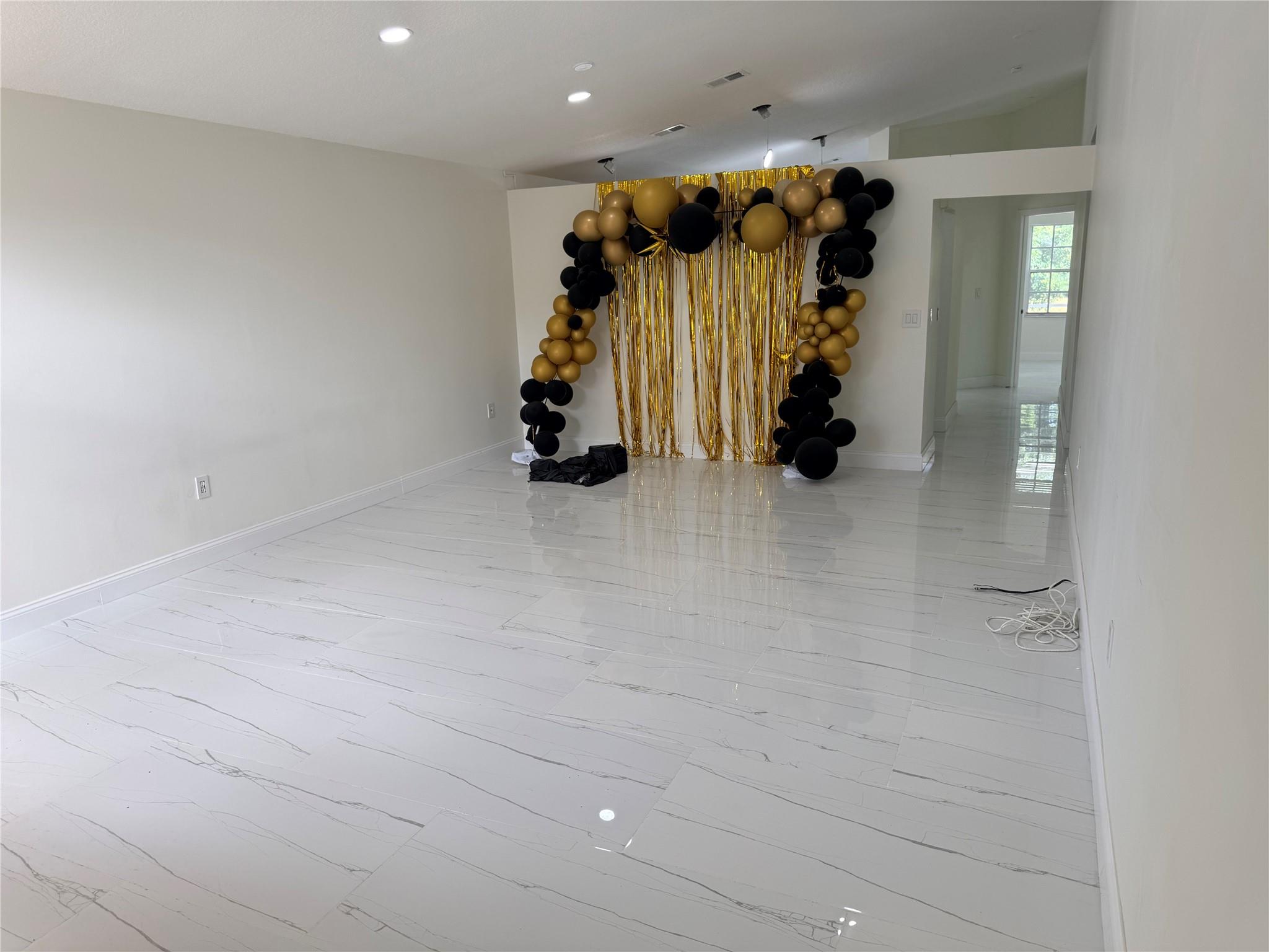 Holiday Spgs Village & - Residential Lease