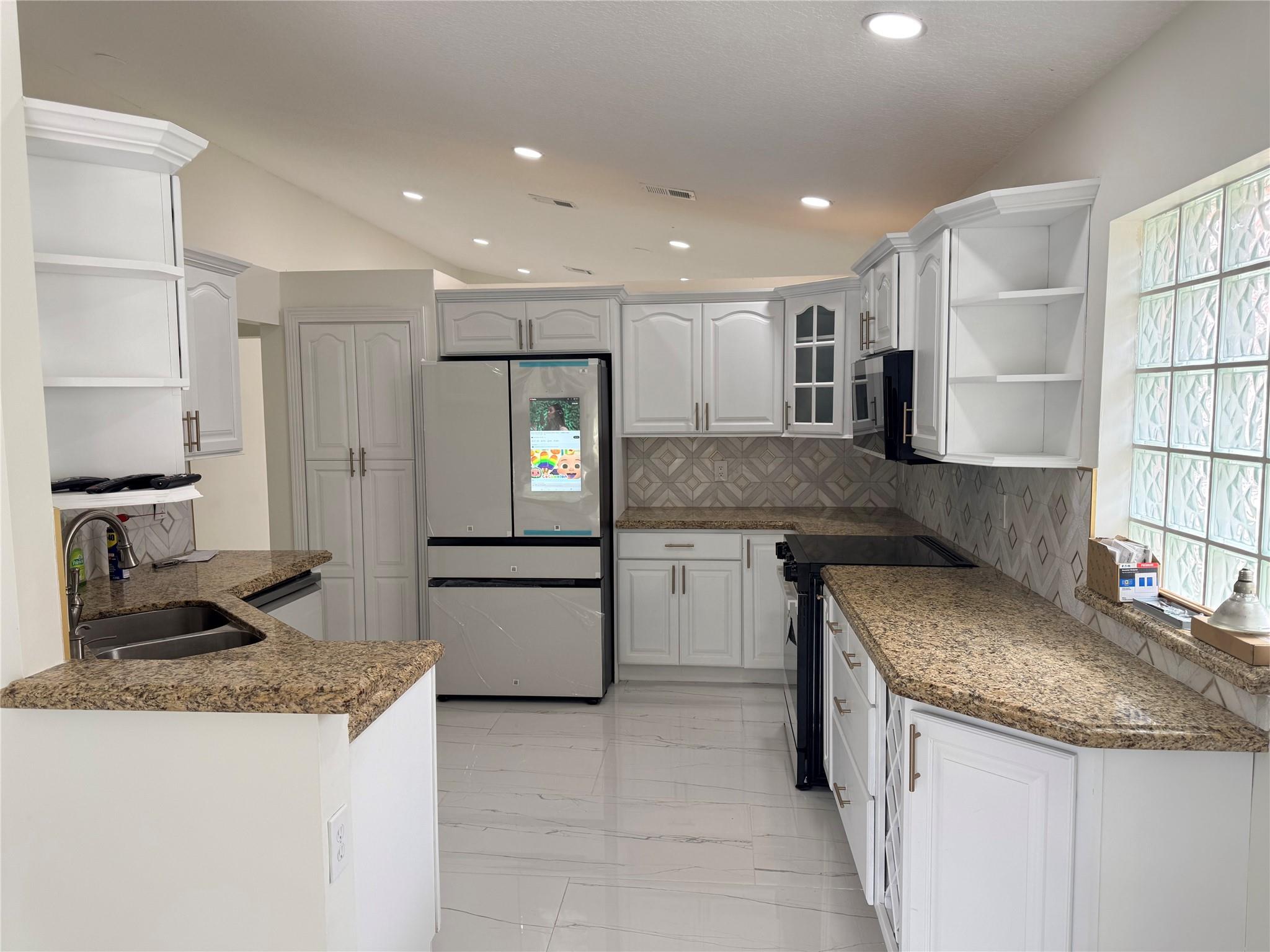 Holiday Spgs Village & - Residential Lease