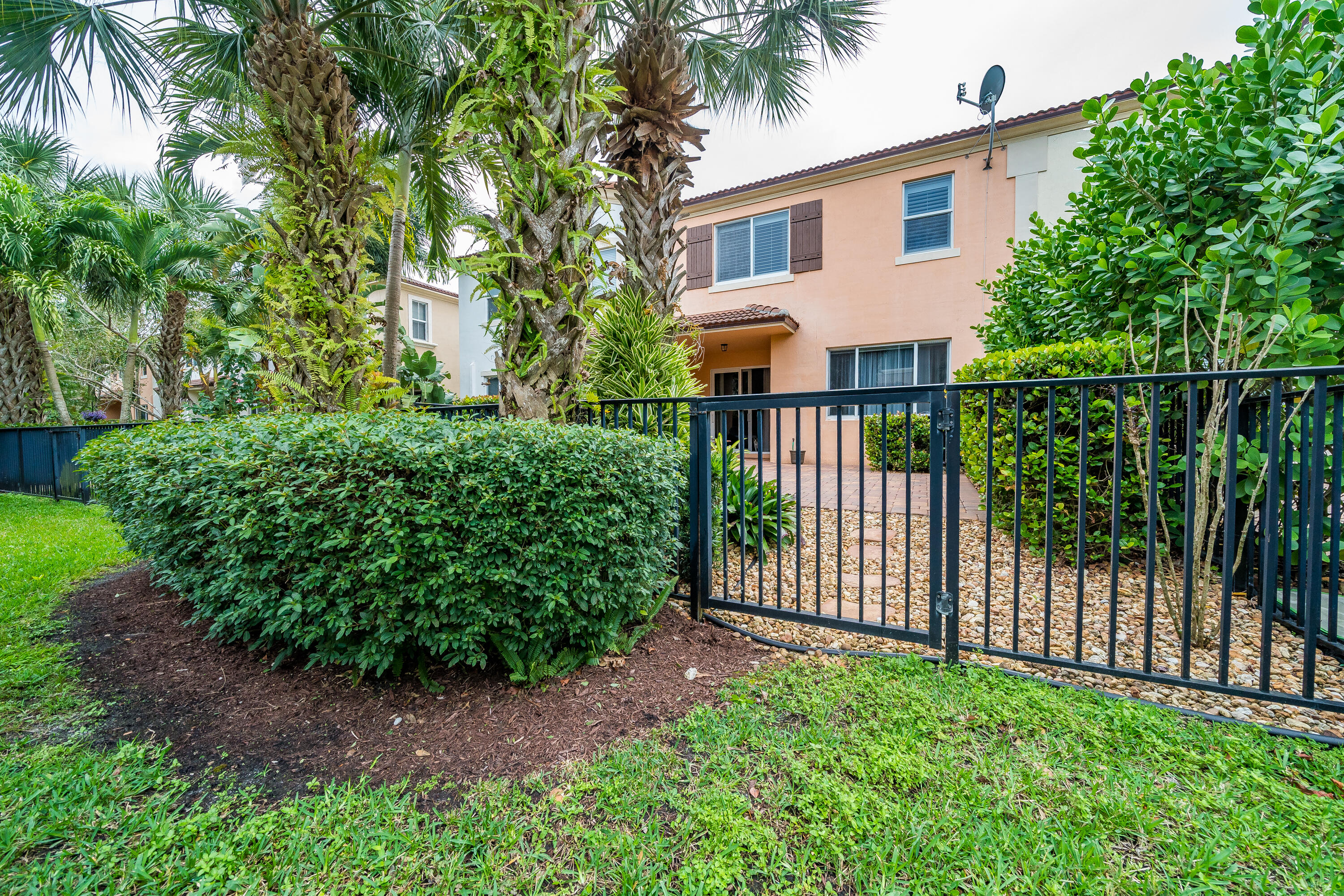 OAKTON PRESERVE - Residential