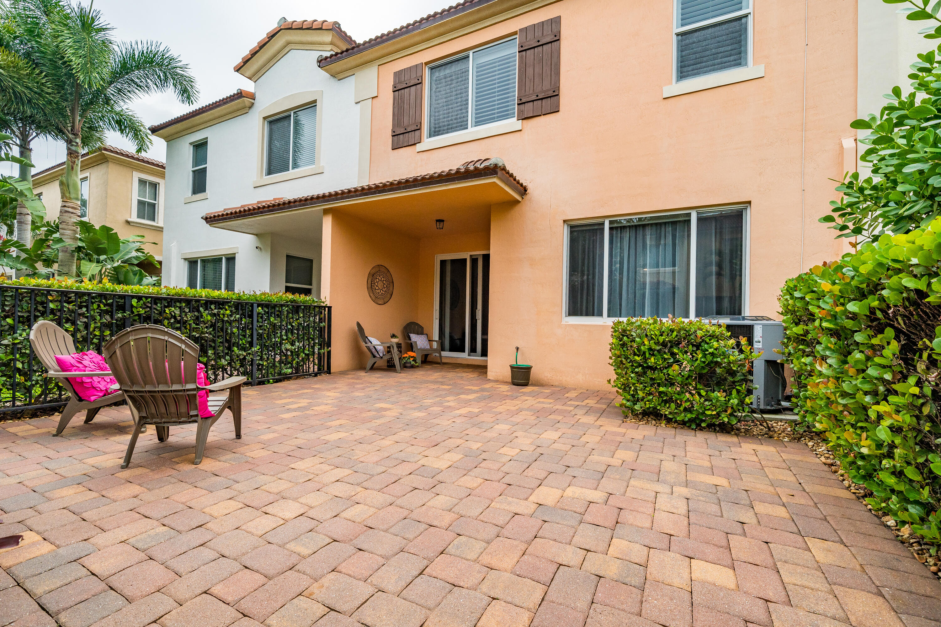 OAKTON PRESERVE - Residential