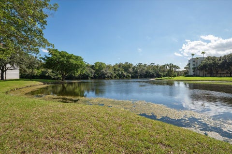 Tiny photo for 4119 CARAMBOLA Circle S #2120, Coconut Creek, FL 33066 (MLS # B26089068)
