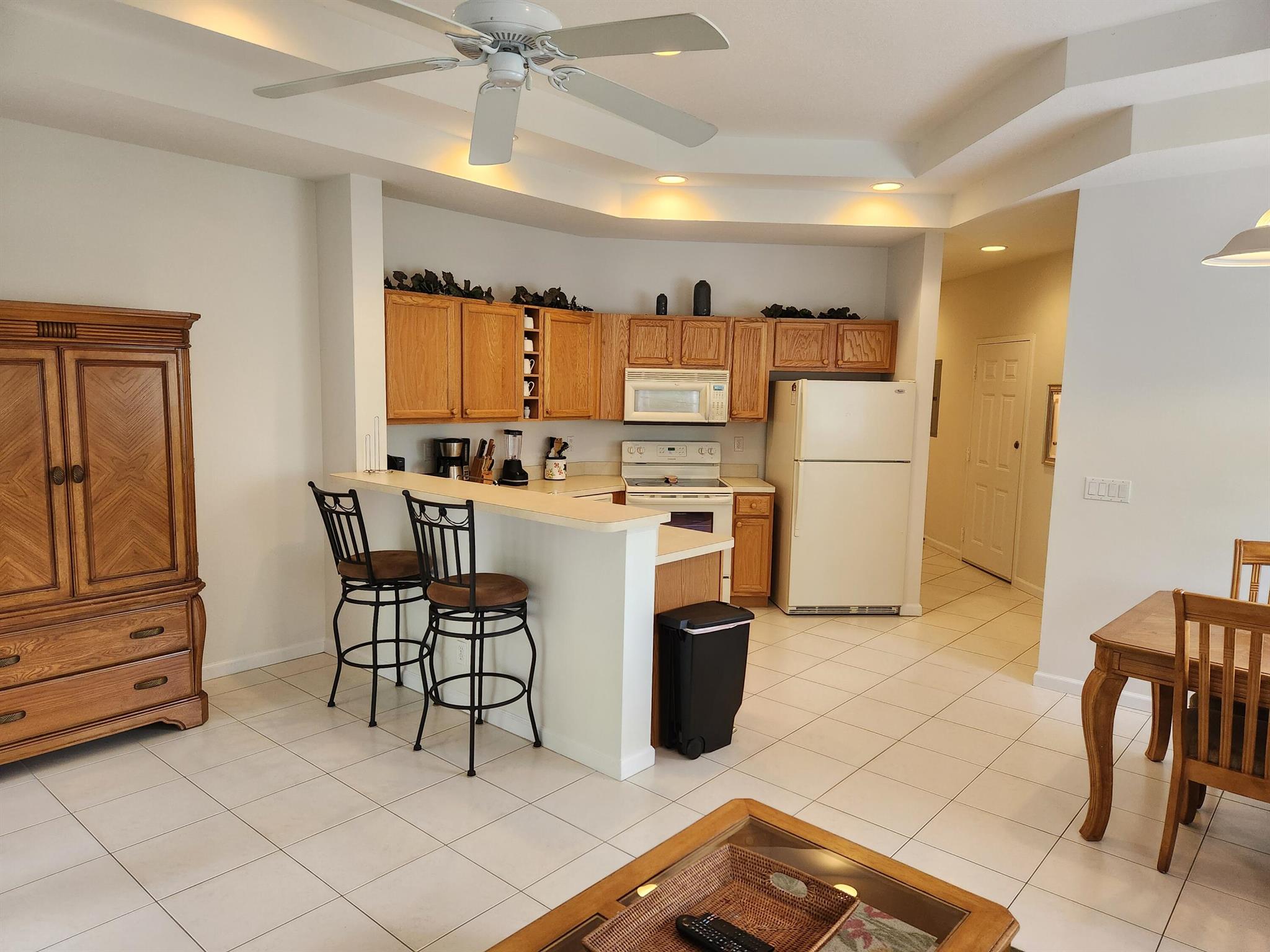 CASTLE PINES CONDOMINIUM - Residential Lease