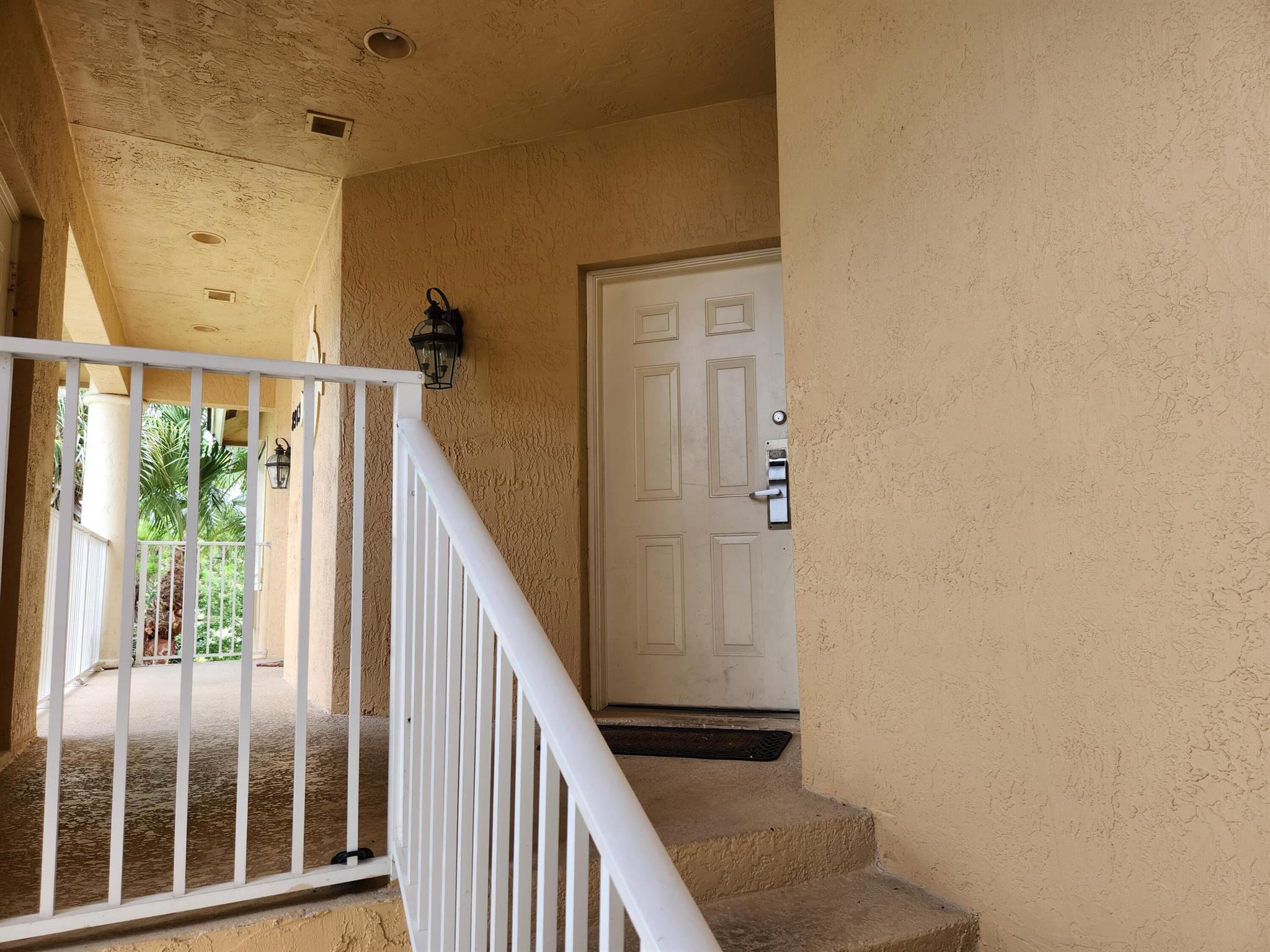 CASTLE PINES CONDOMINIUM - Residential Lease