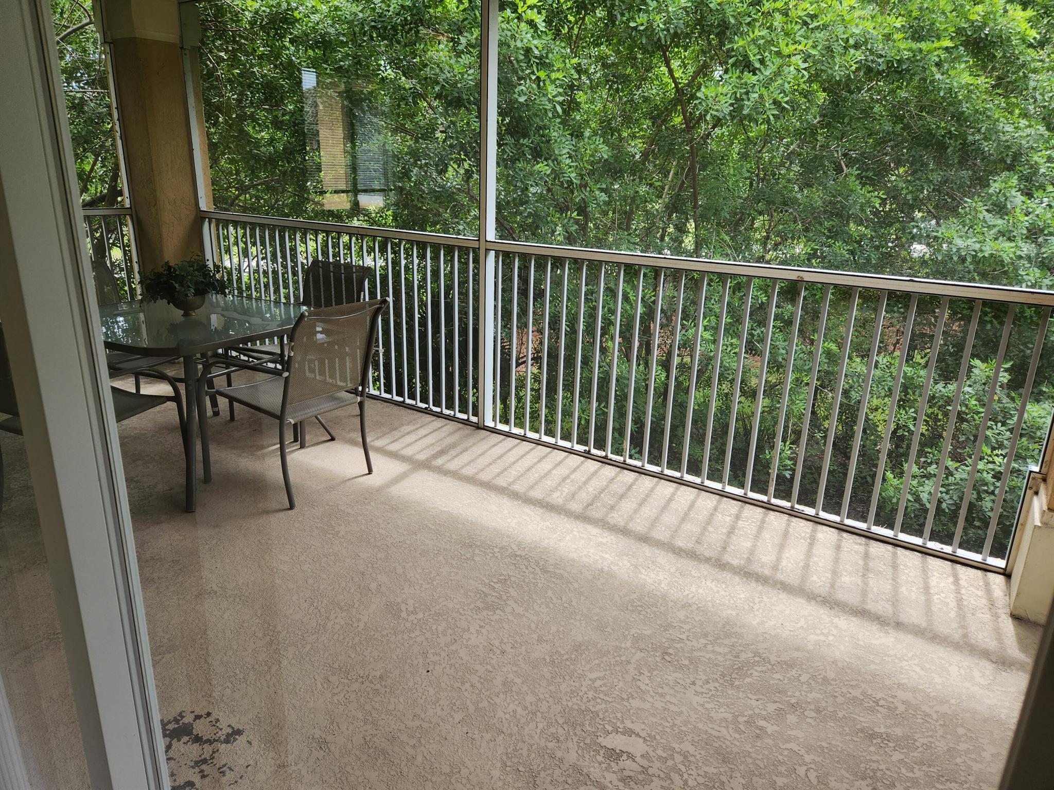 CASTLE PINES CONDOMINIUM - Residential Lease