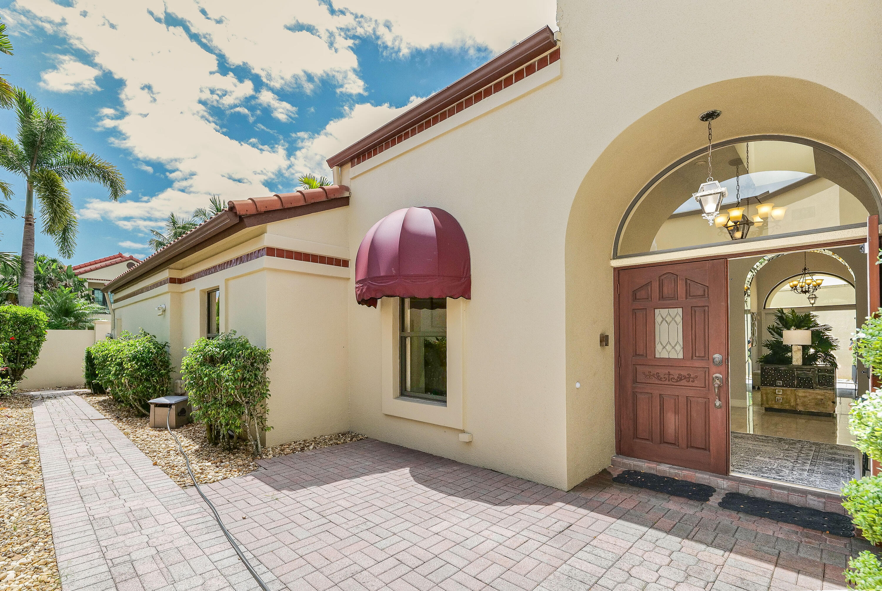 23264 N Mirabella Cir Circle N