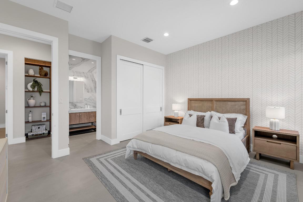 SADDLE TRAIL PARK OF WELLINGTON - Residential