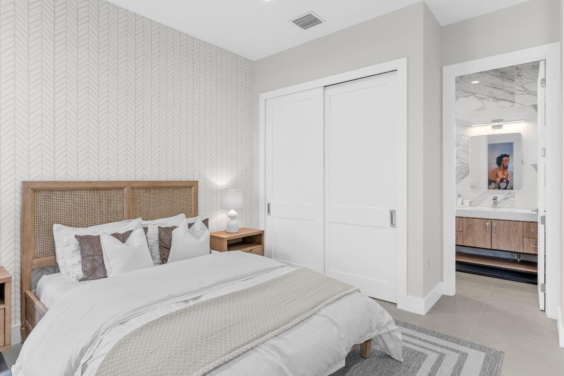 SADDLE TRAIL PARK OF WELLINGTON - Residential