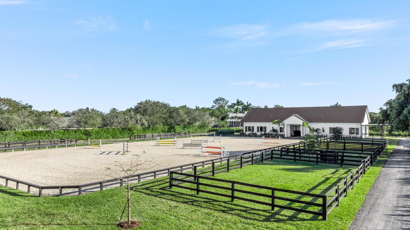 SADDLE TRAIL PARK OF WELLINGTON - Residential