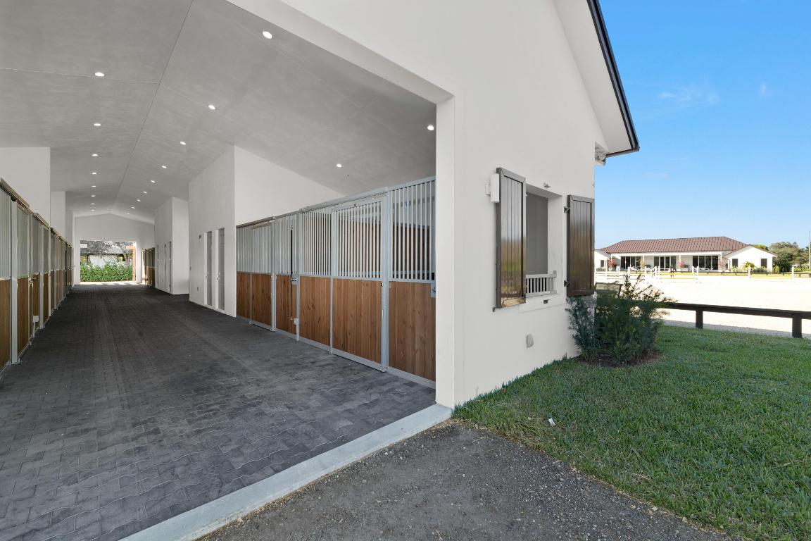 SADDLE TRAIL PARK OF WELLINGTON - Residential