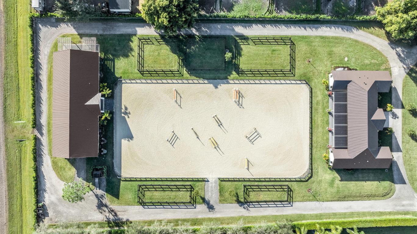 SADDLE TRAIL PARK OF WELLINGTON - Residential