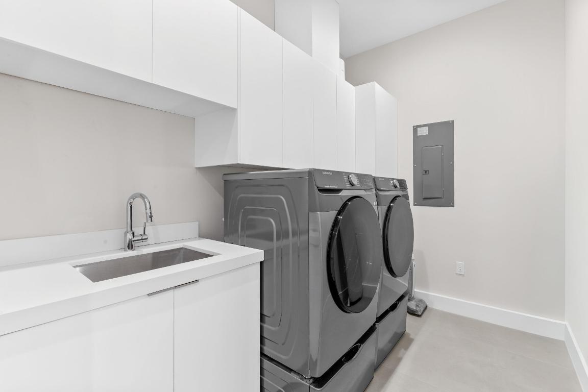 SADDLE TRAIL PARK OF WELLINGTON - Residential