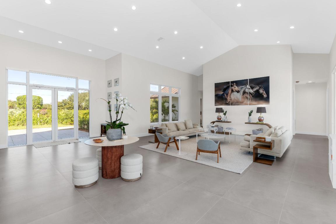 SADDLE TRAIL PARK OF WELLINGTON - Residential