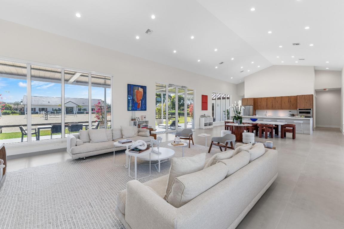 SADDLE TRAIL PARK OF WELLINGTON - Residential