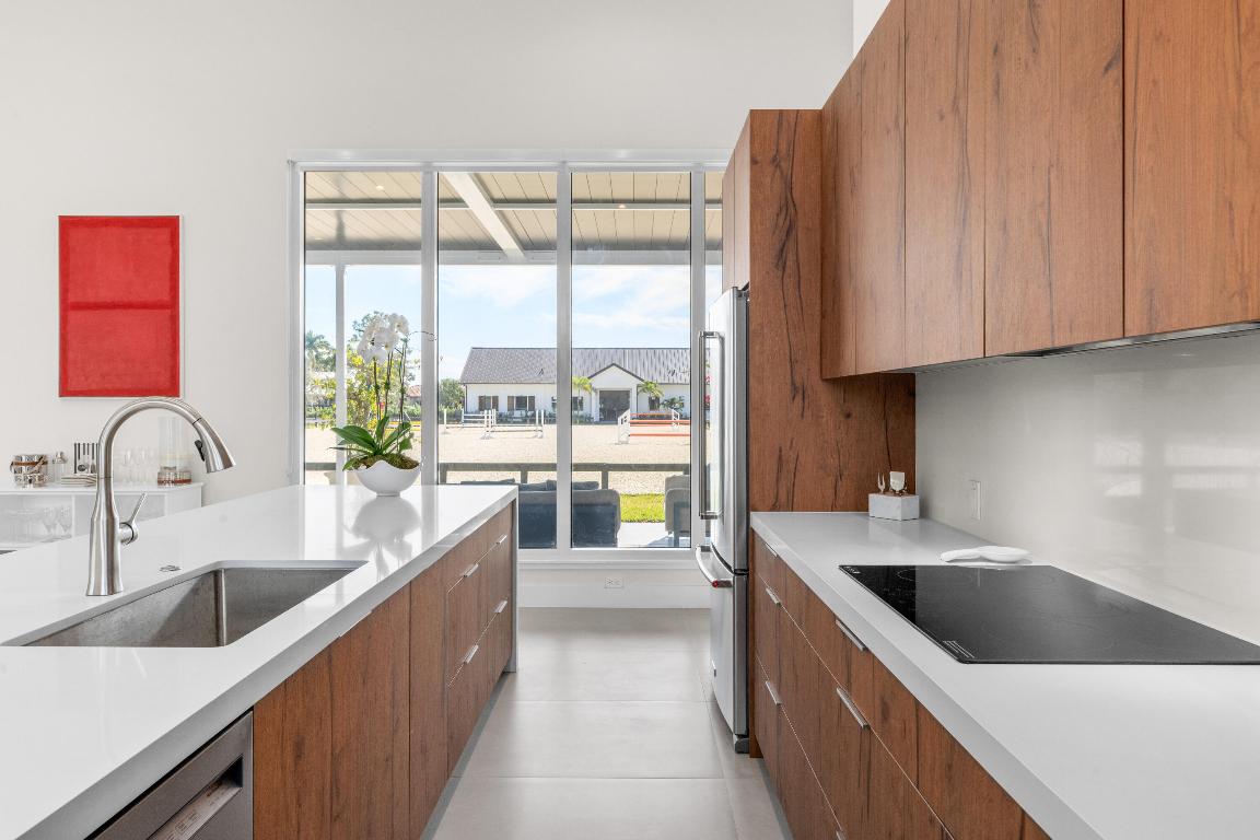 SADDLE TRAIL PARK OF WELLINGTON - Residential