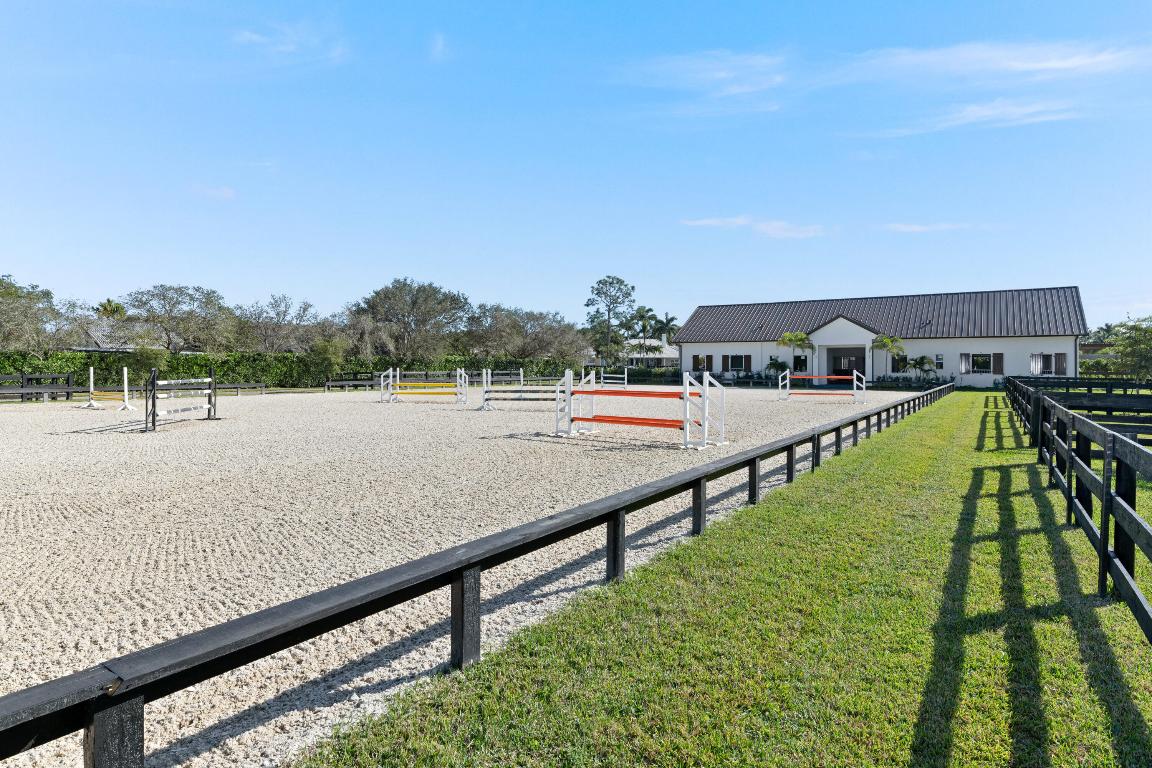 SADDLE TRAIL PARK OF WELLINGTON - Residential