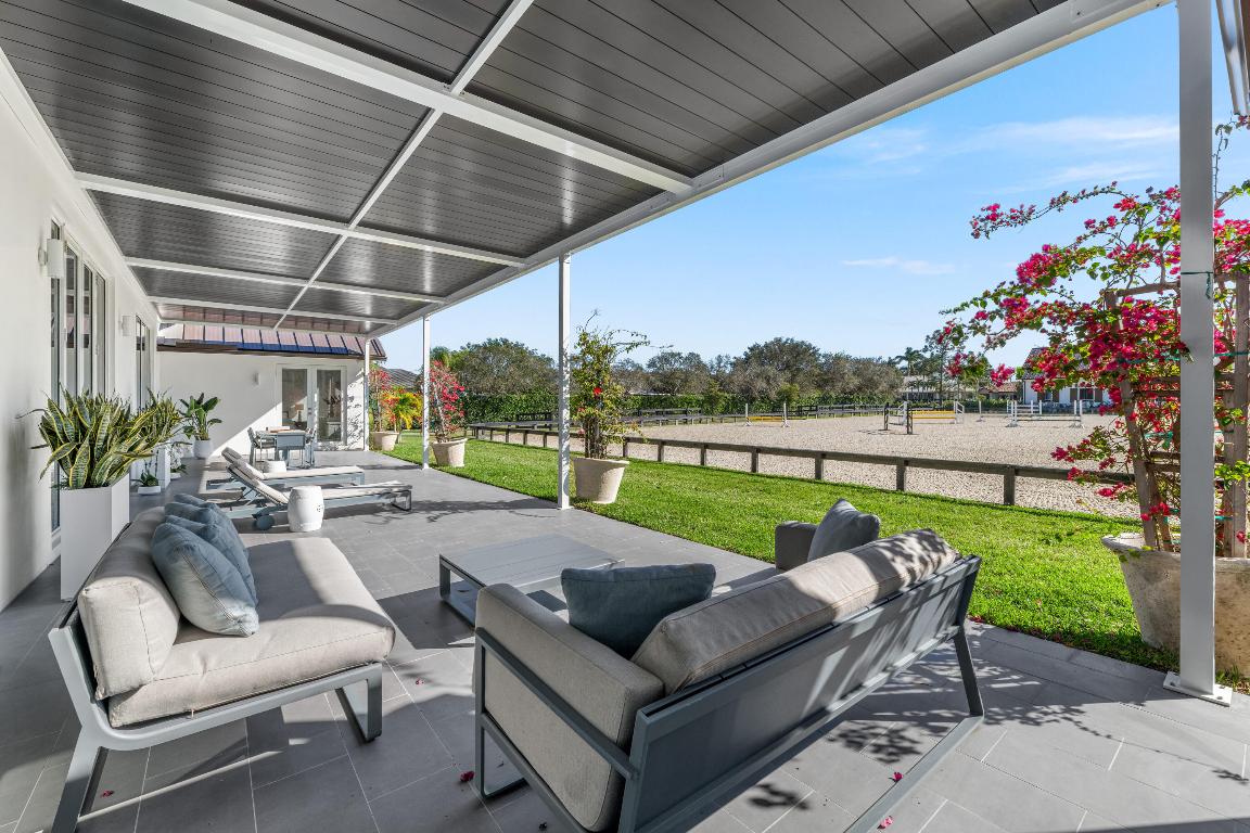 SADDLE TRAIL PARK OF WELLINGTON - Residential