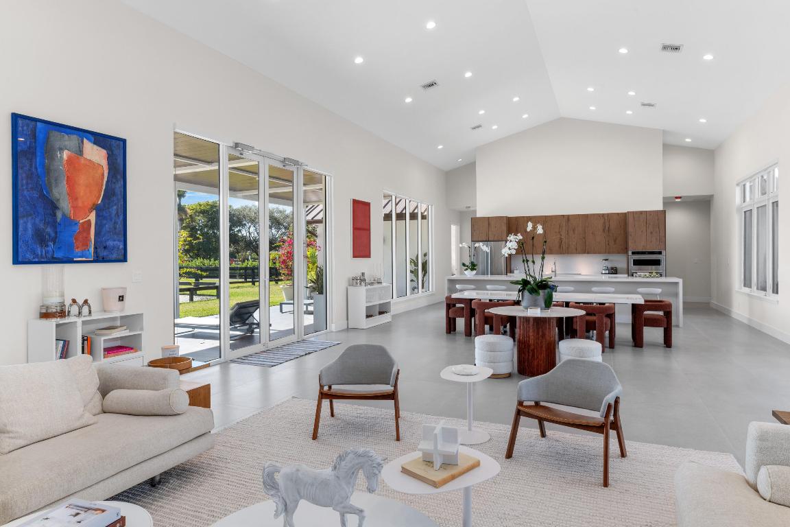 SADDLE TRAIL PARK OF WELLINGTON - Residential