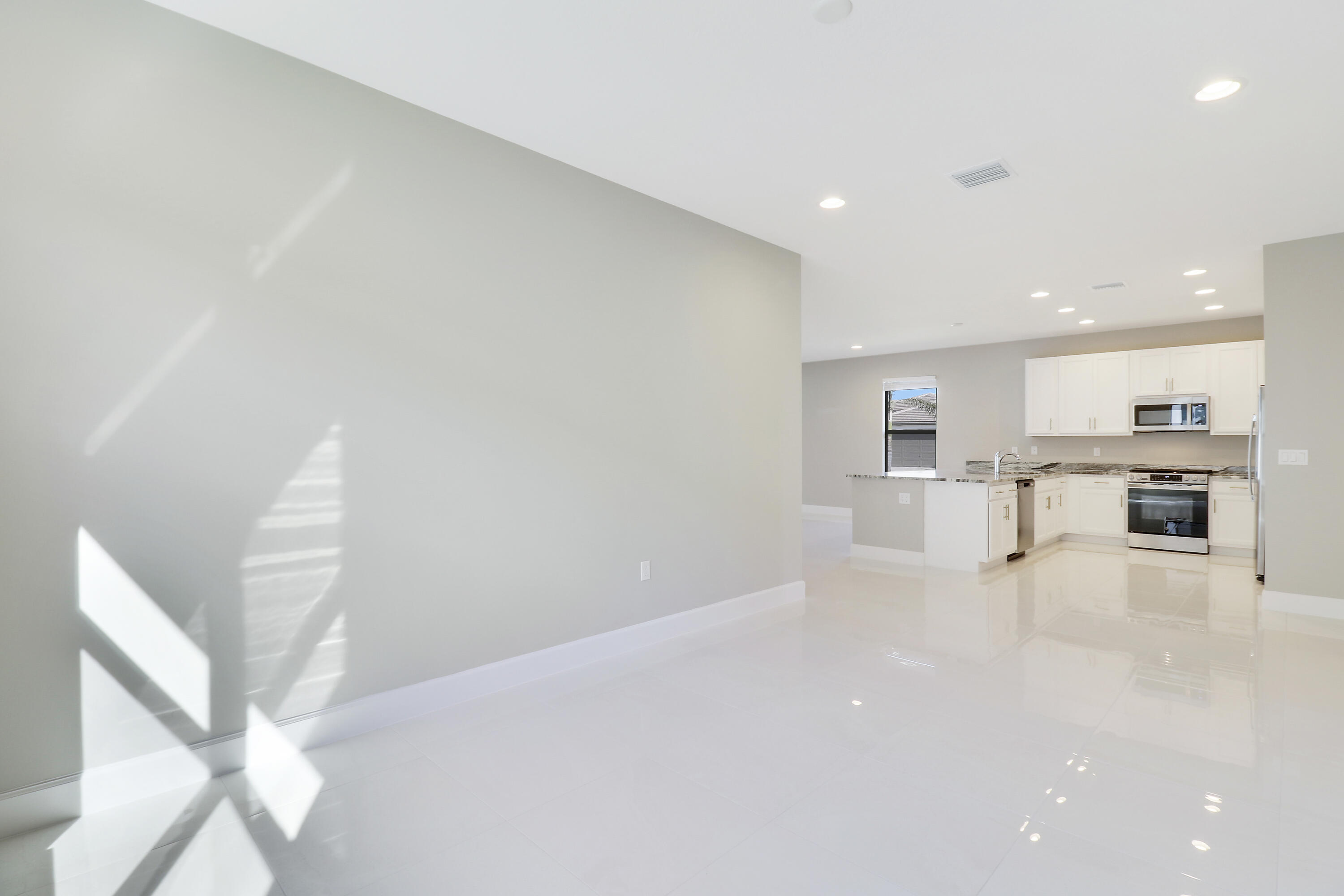 RIVERLAND PARCEL B - PLAT SIX - Residential Lease