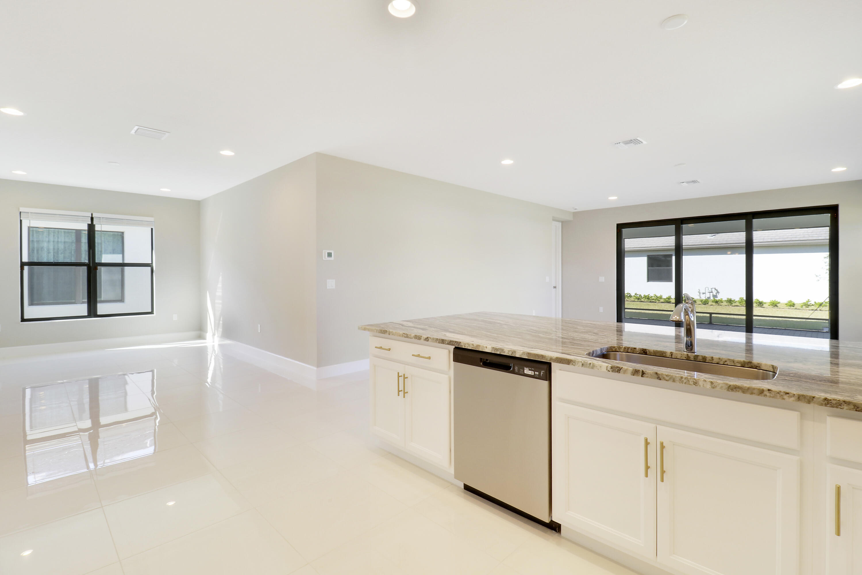 RIVERLAND PARCEL B - PLAT SIX - Residential Lease