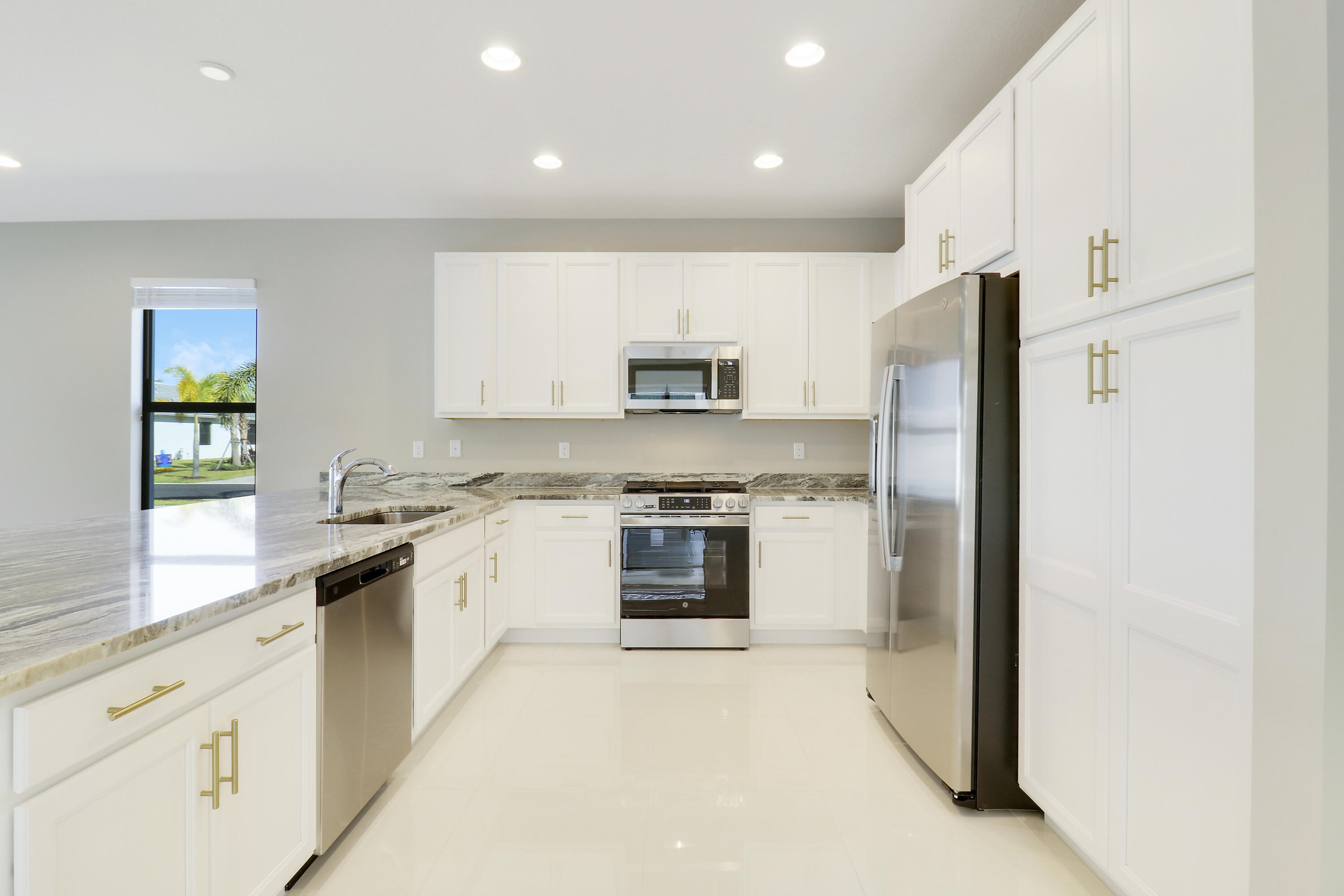 RIVERLAND PARCEL B - PLAT SIX - Residential Lease