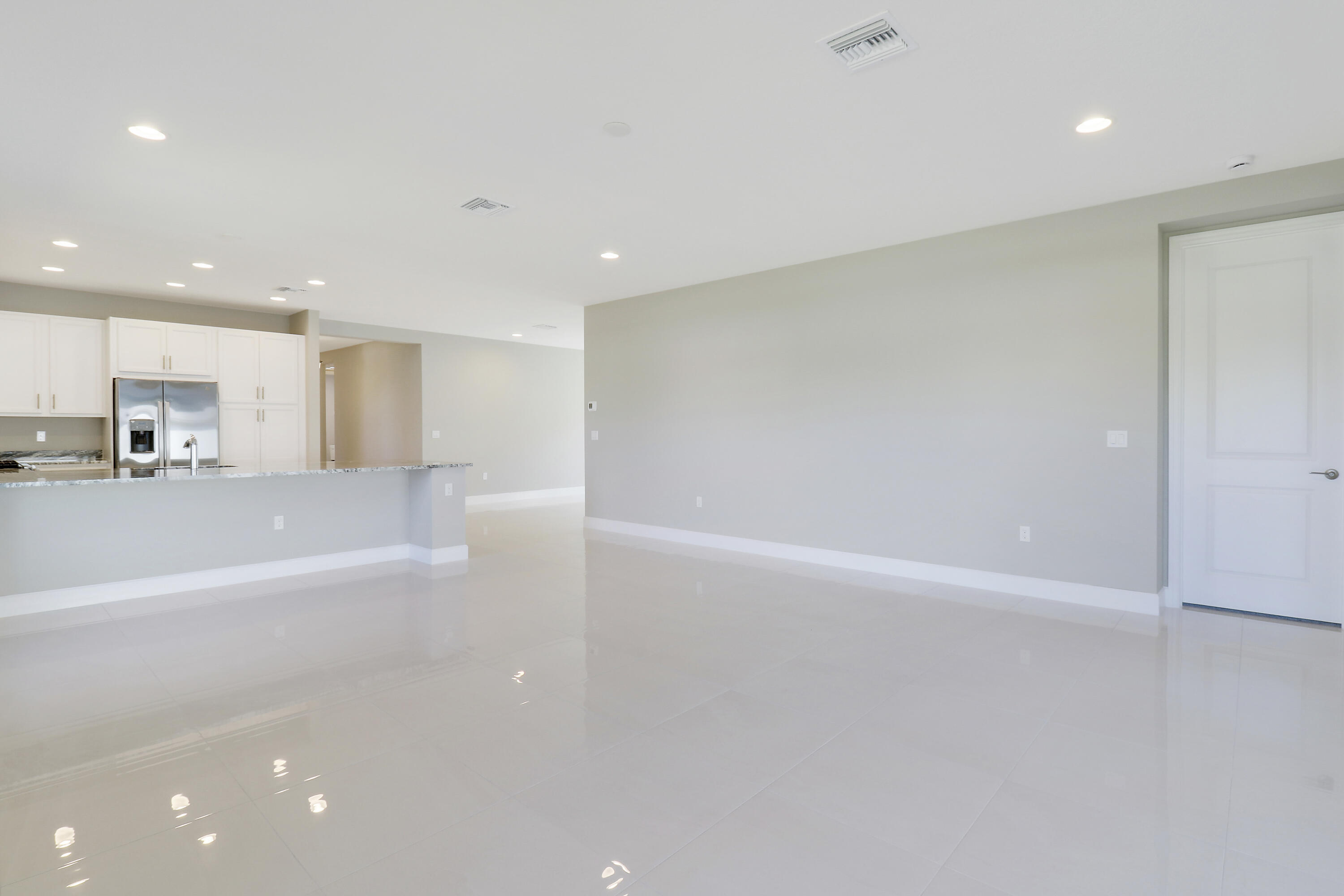 RIVERLAND PARCEL B - PLAT SIX - Residential Lease