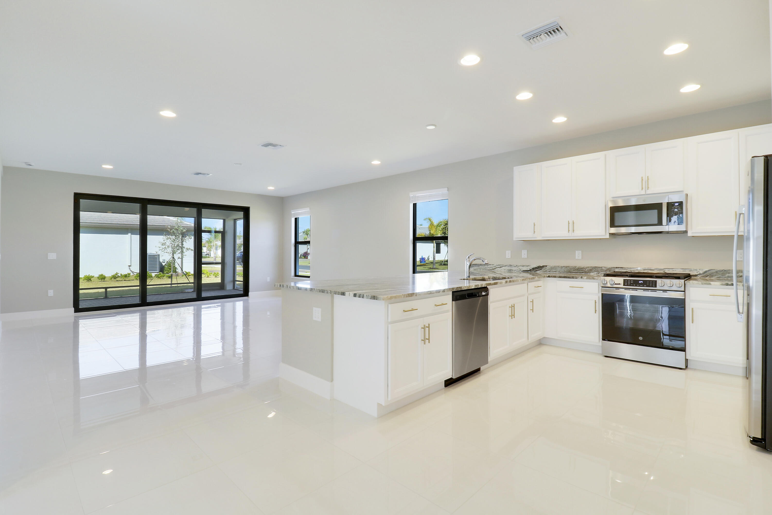 RIVERLAND PARCEL B - PLAT SIX - Residential Lease