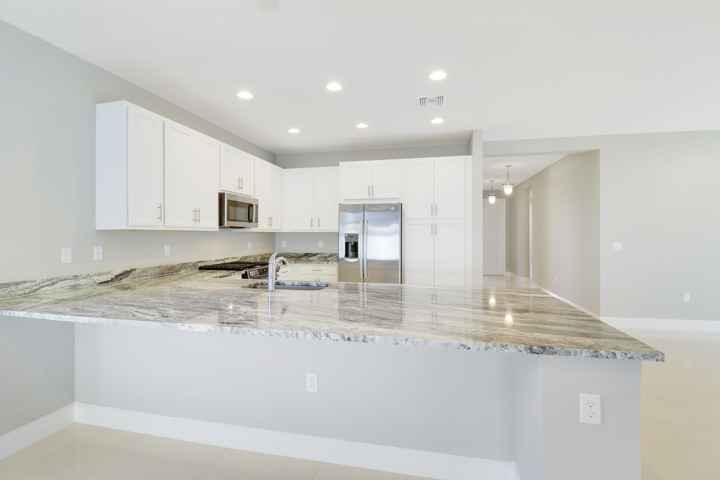 RIVERLAND PARCEL B - PLAT SIX - Residential Lease