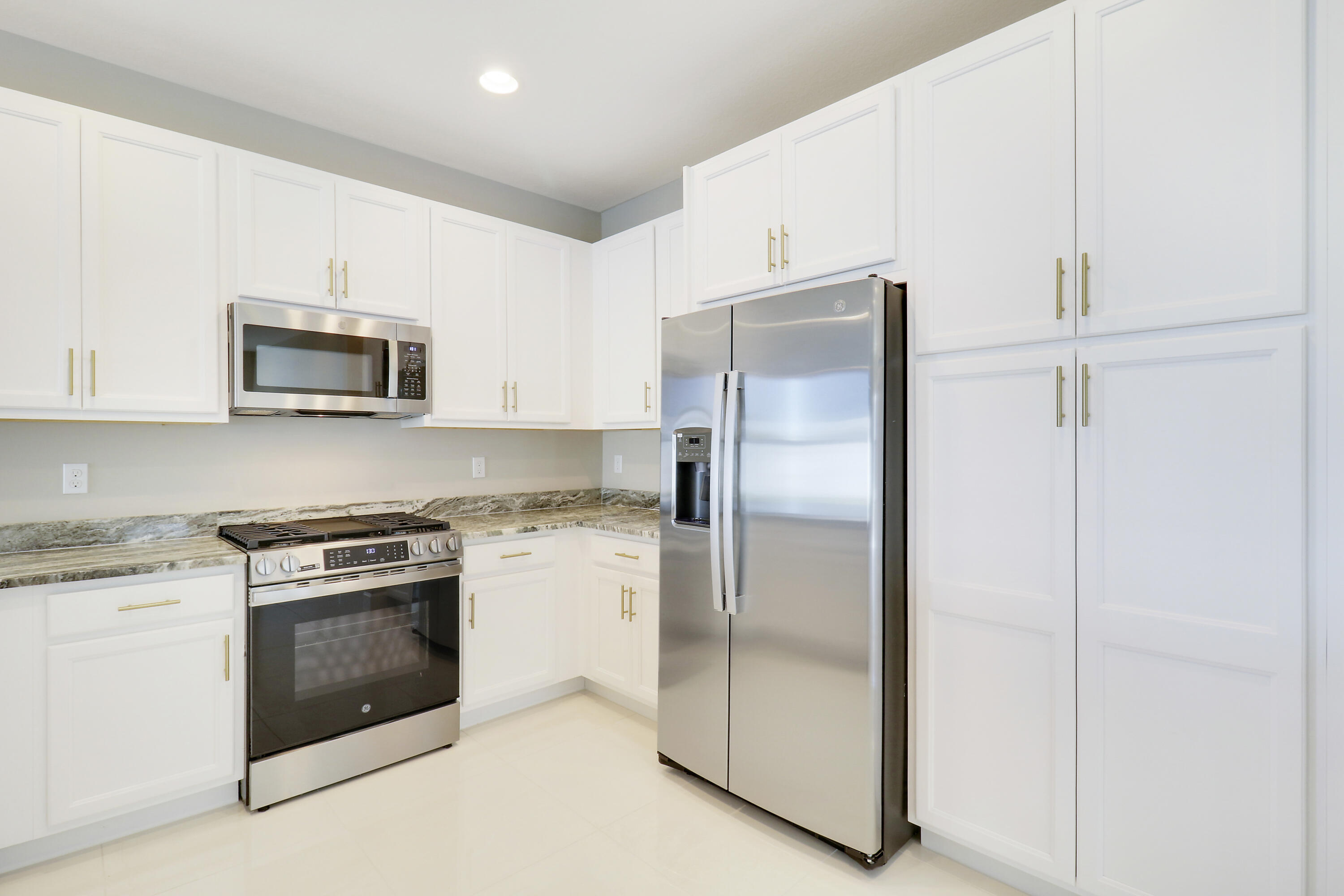 RIVERLAND PARCEL B - PLAT SIX - Residential Lease