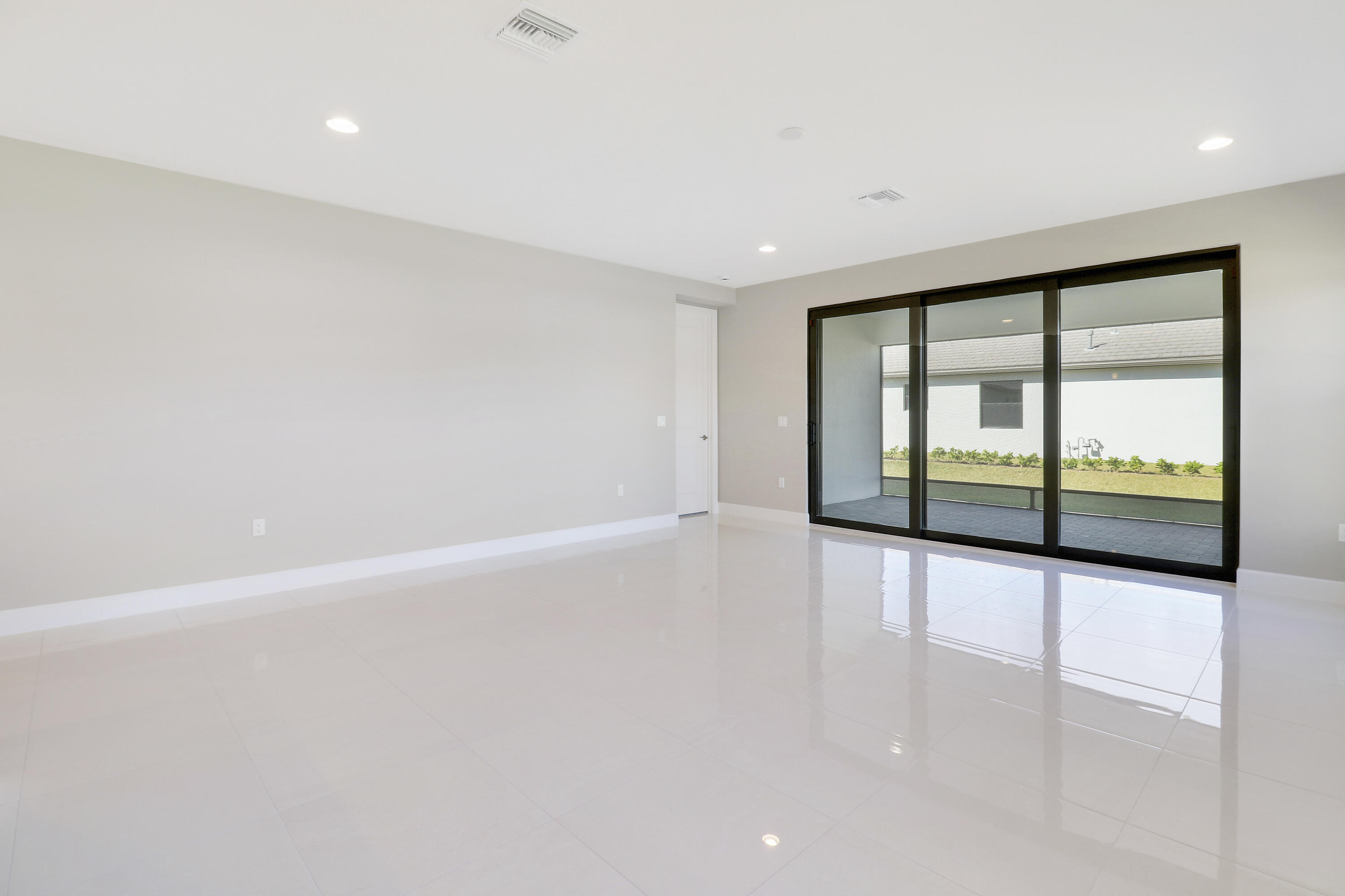 RIVERLAND PARCEL B - PLAT SIX - Residential Lease