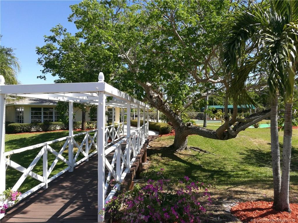 KINGSWOOD CONDO - Residential