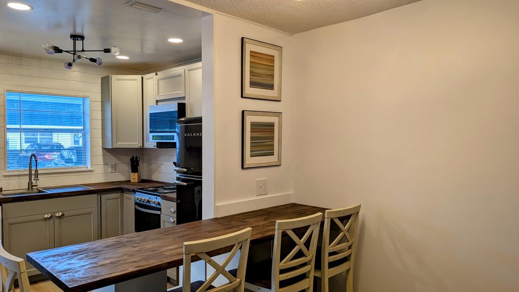 Photo of 2950 SE Ocean Boulevard #5-2, Stuart, FL 34996 (MLS # R11138189)