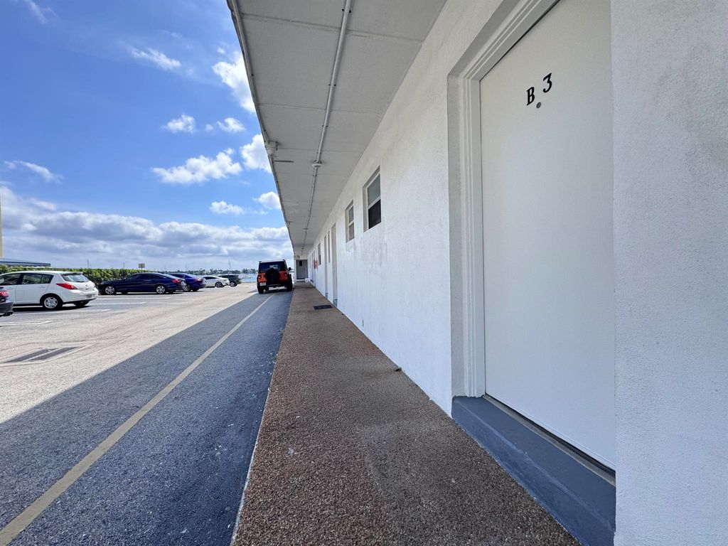 Photo of 4500 N Flagler Drive #B3, West Palm Beach, FL 33407 (MLS # R11082796)