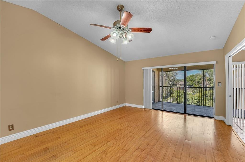 WOODLAKE ISLES - Residential