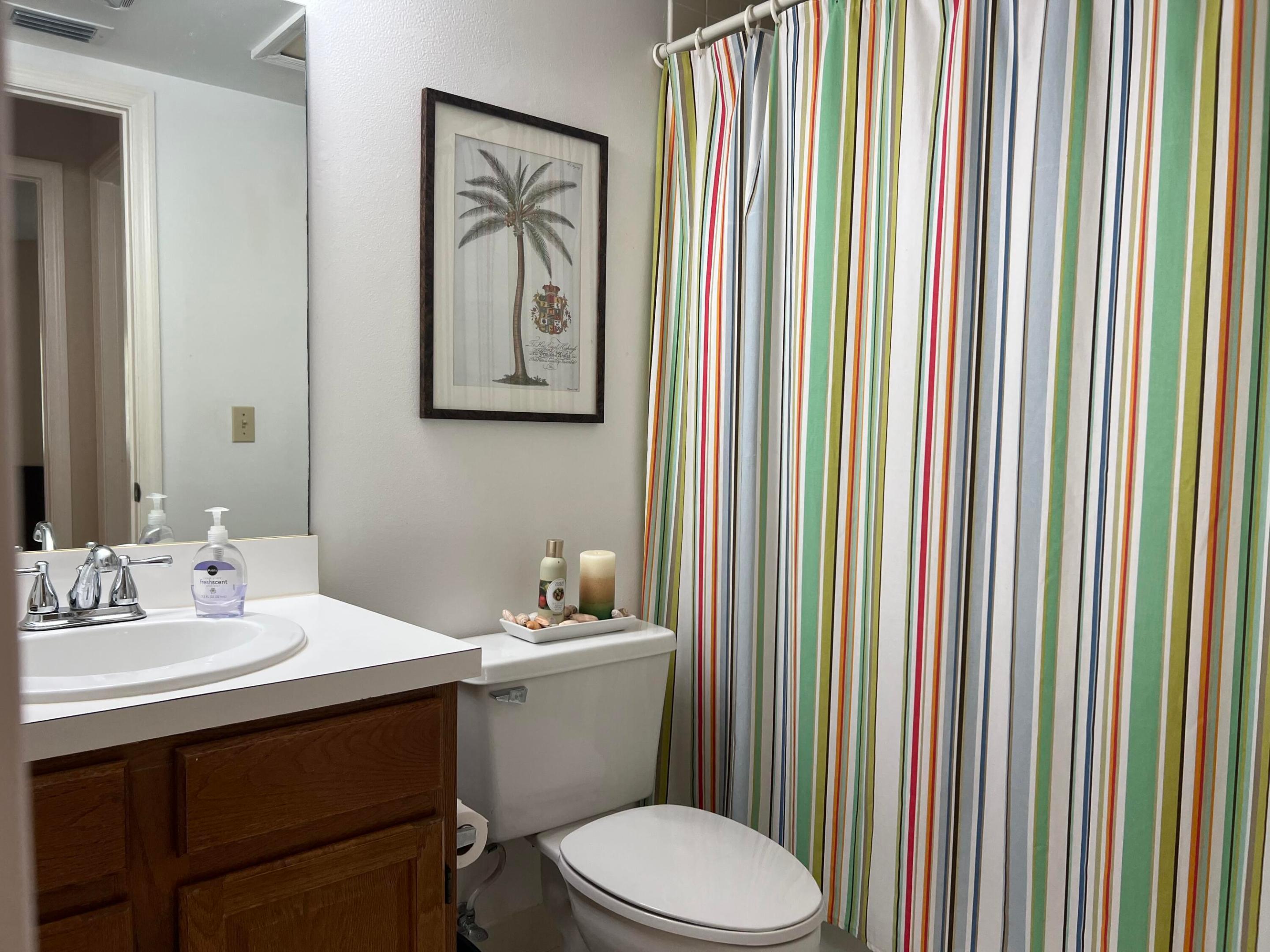 UNO LAGO - Residential Lease