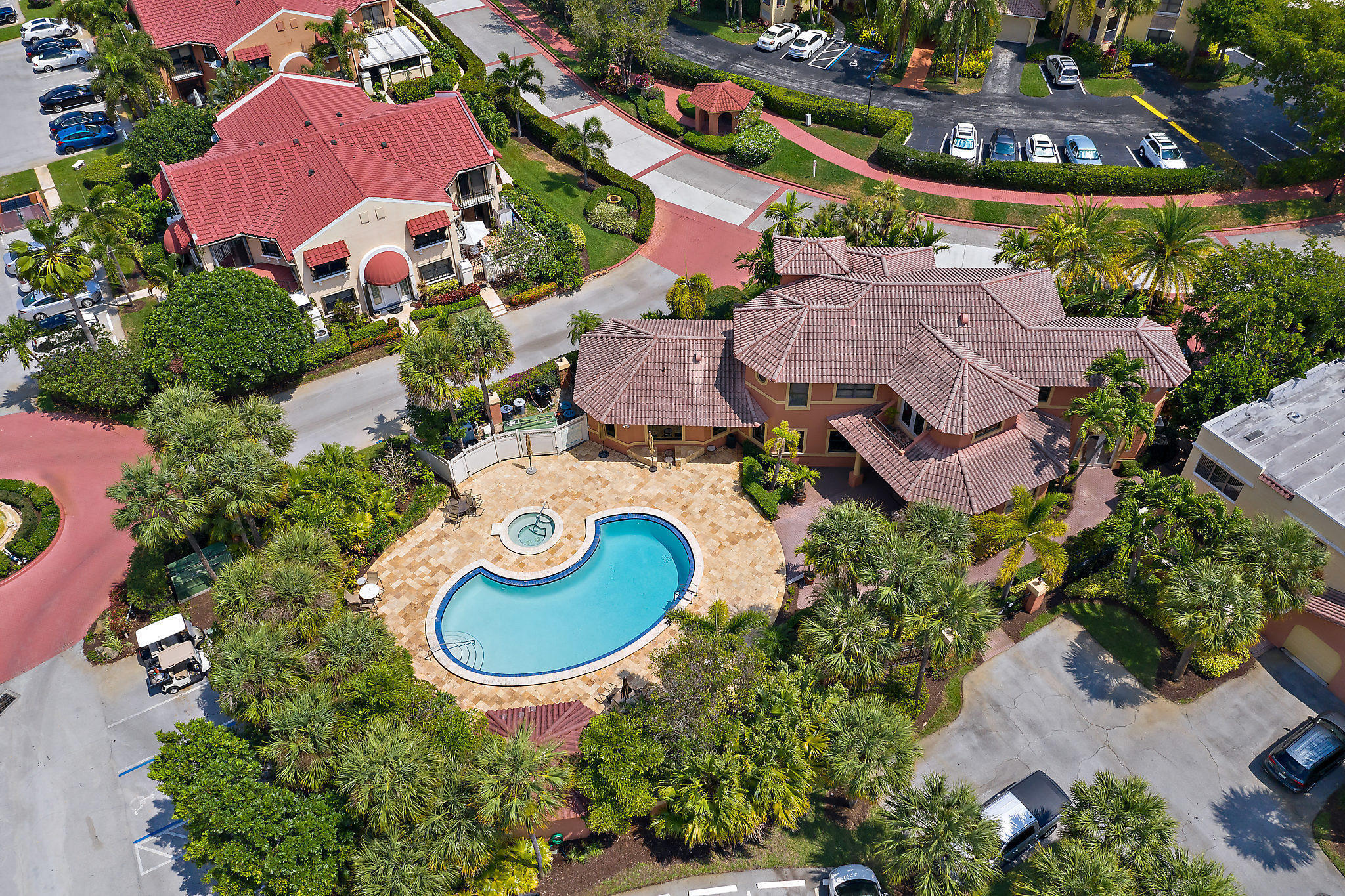 UNO LAGO - Residential Lease