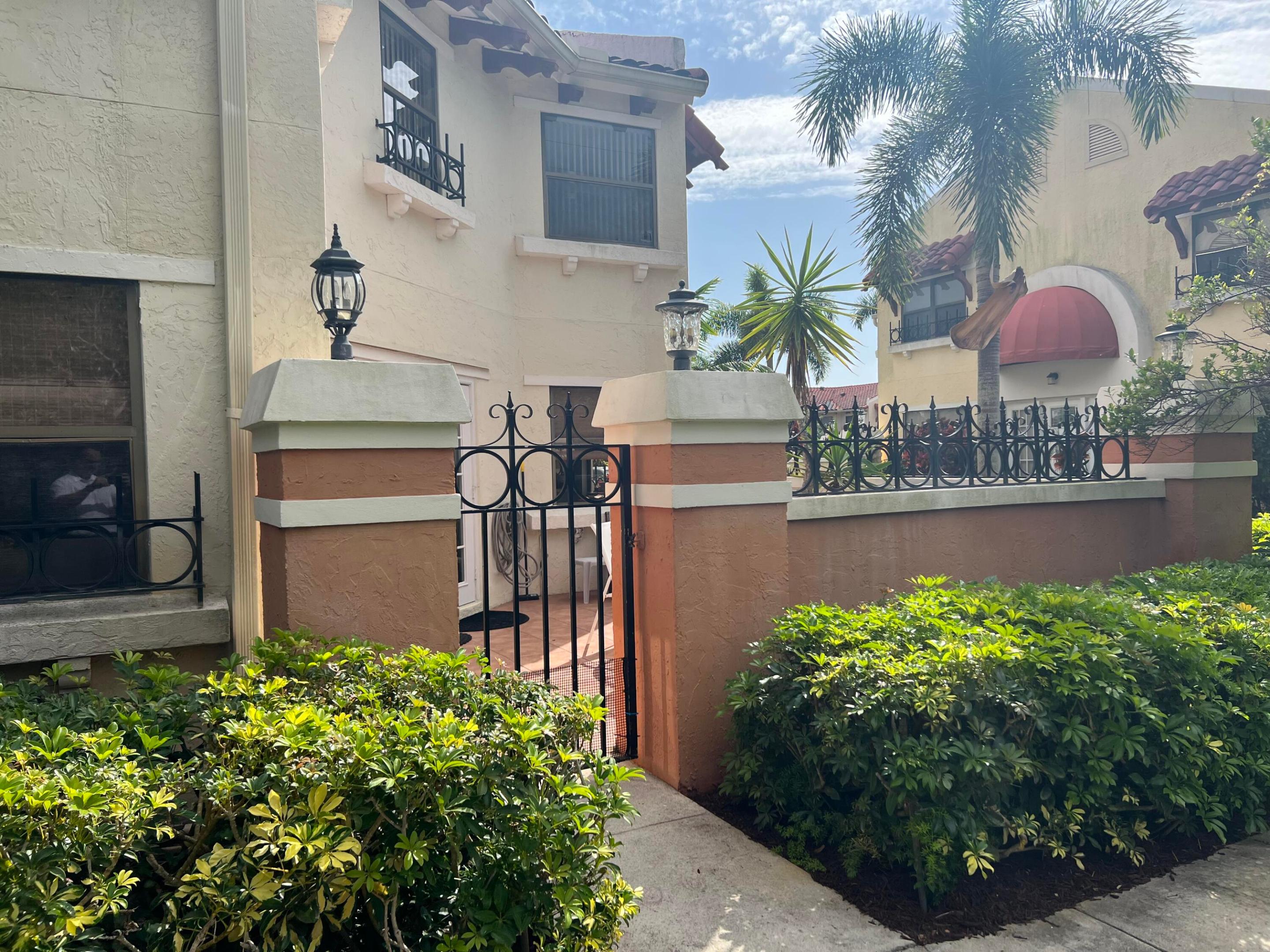 UNO LAGO - Residential Lease