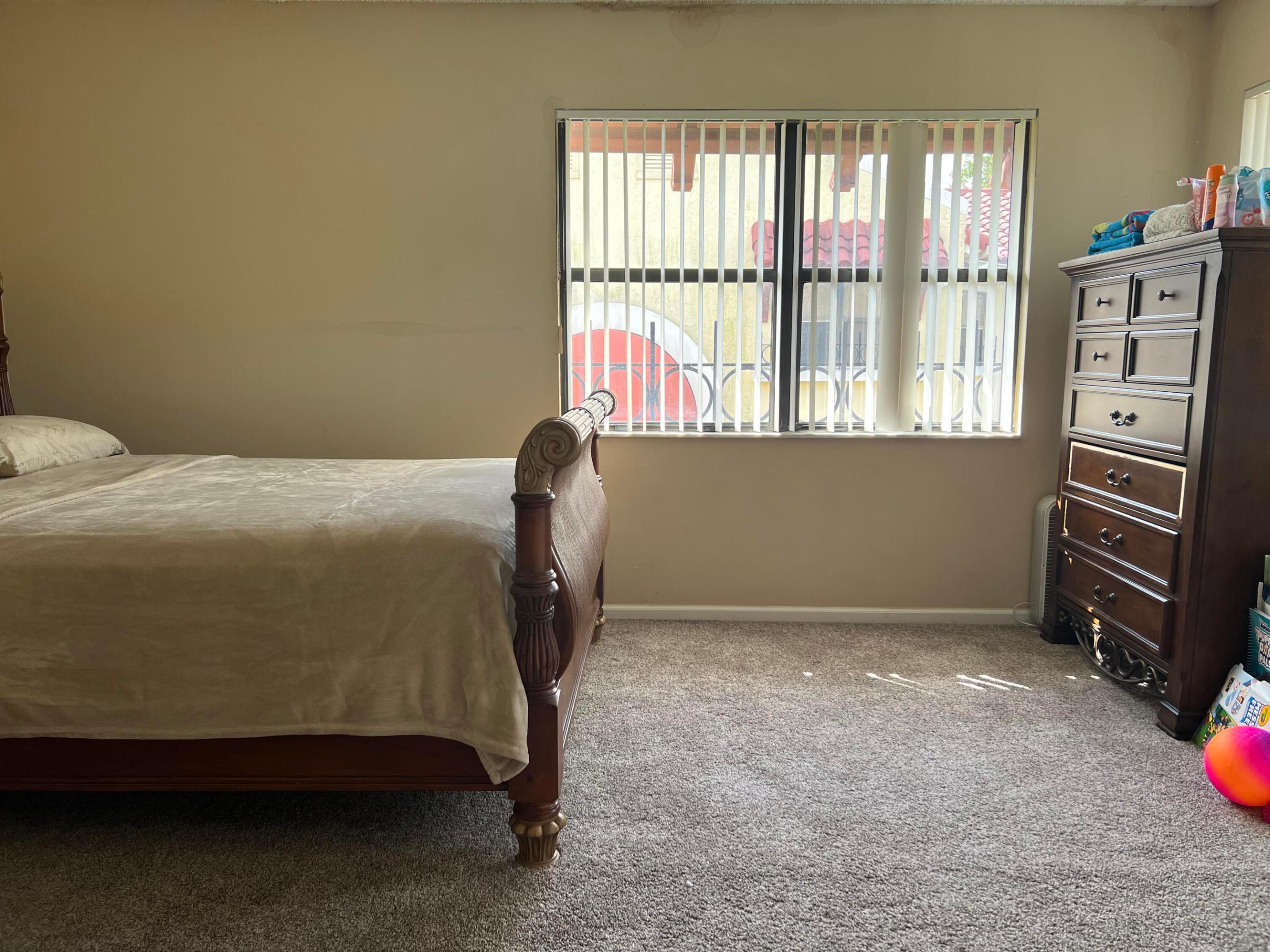 UNO LAGO - Residential Lease