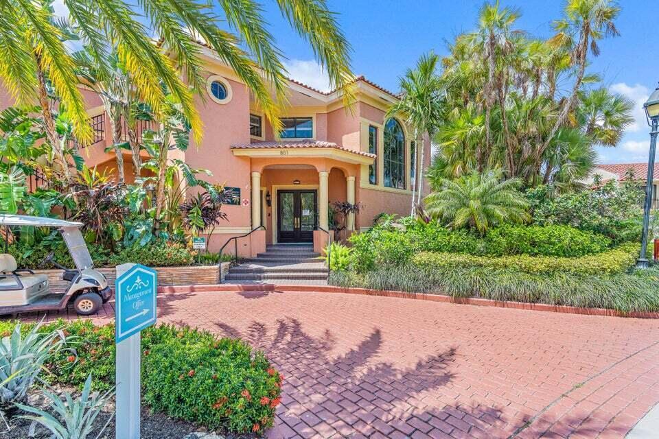 UNO LAGO - Residential Lease