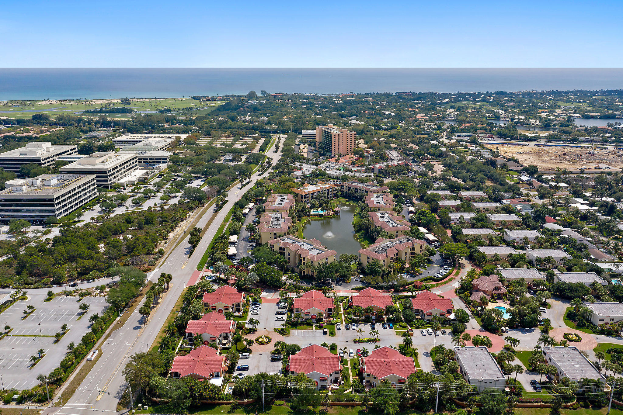 UNO LAGO - Residential Lease