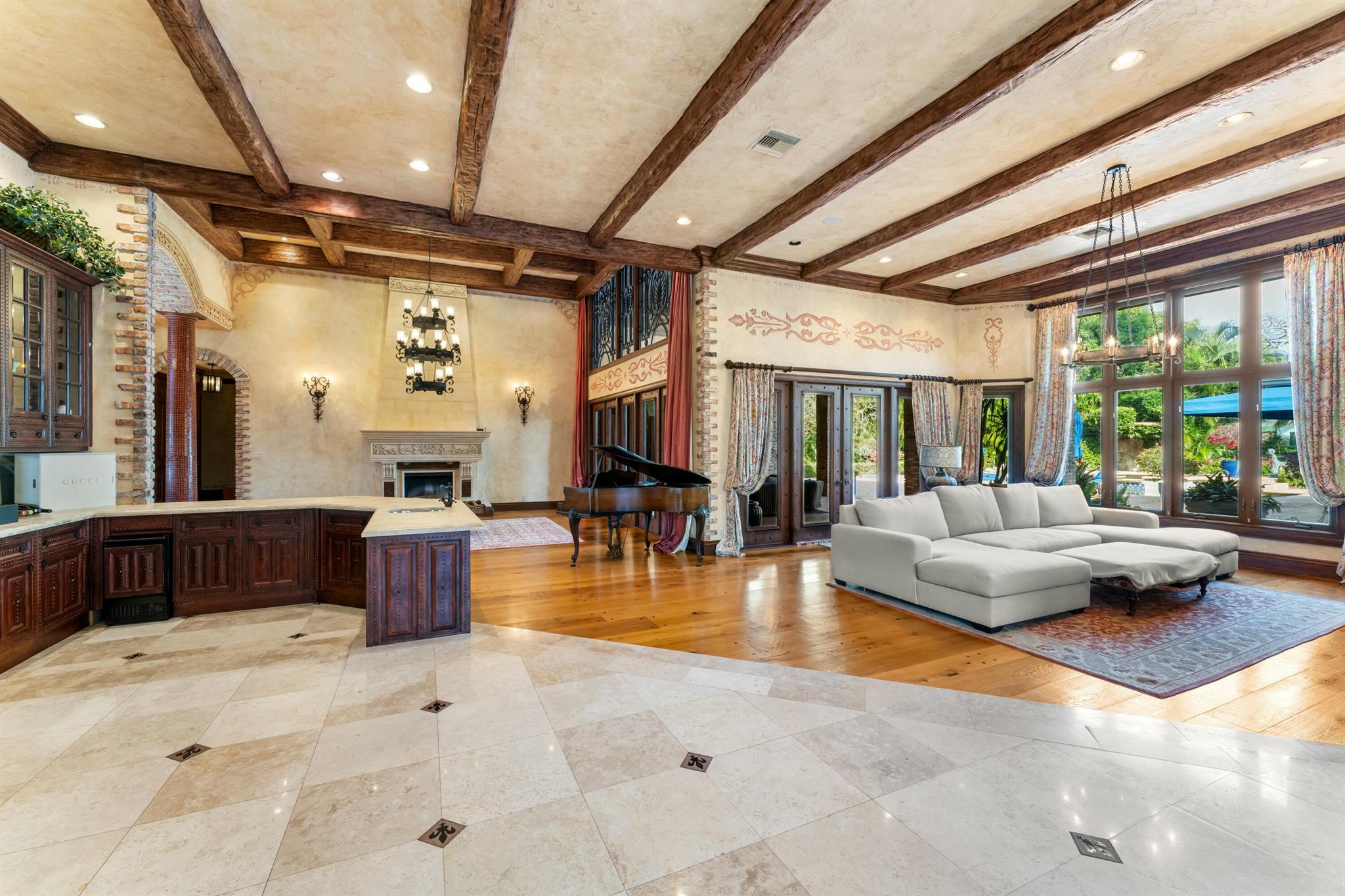 FRENCHMANS CREEK - Residential