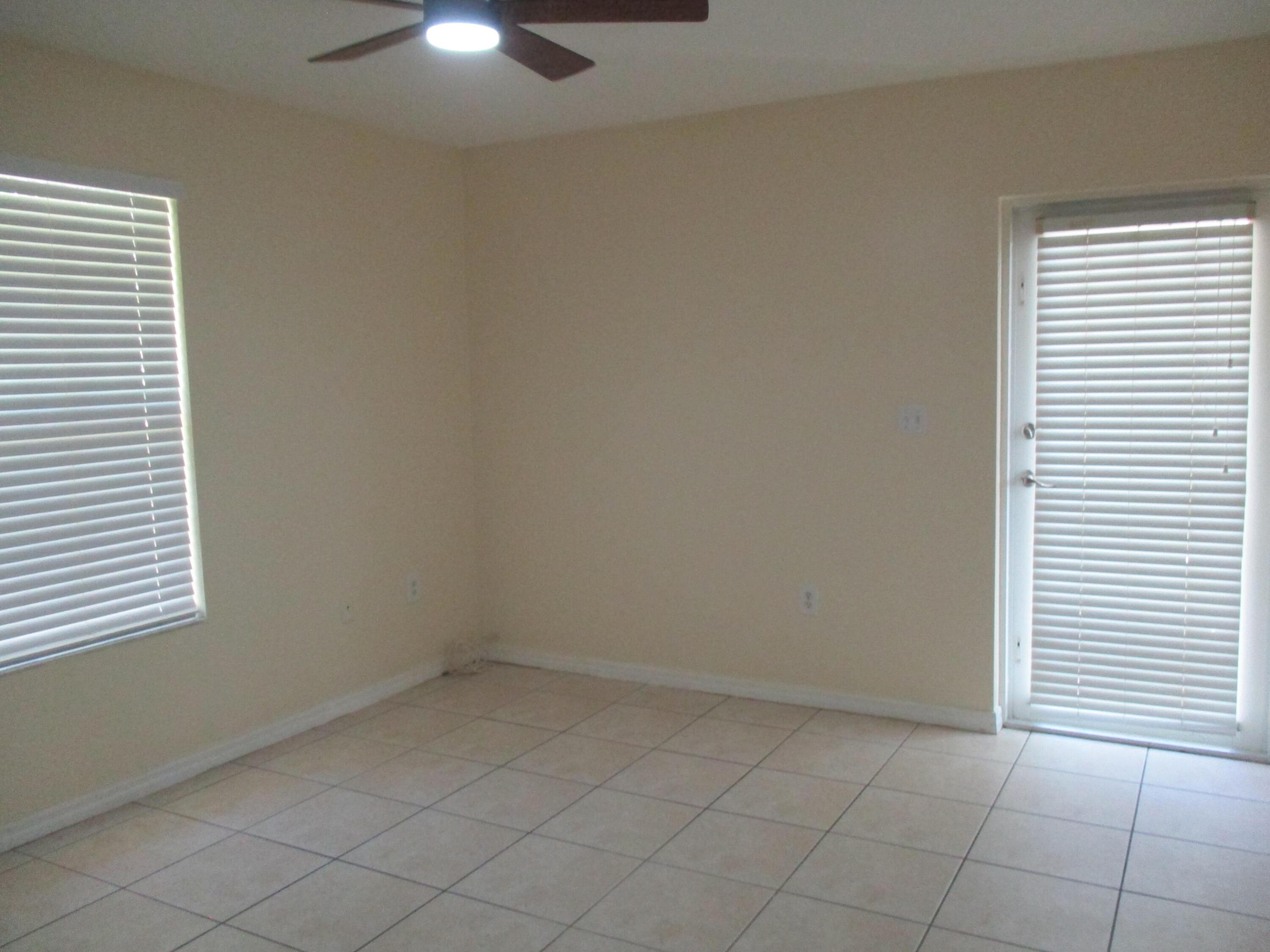 HOLLYWOOD BEACH GARDENS - Residential