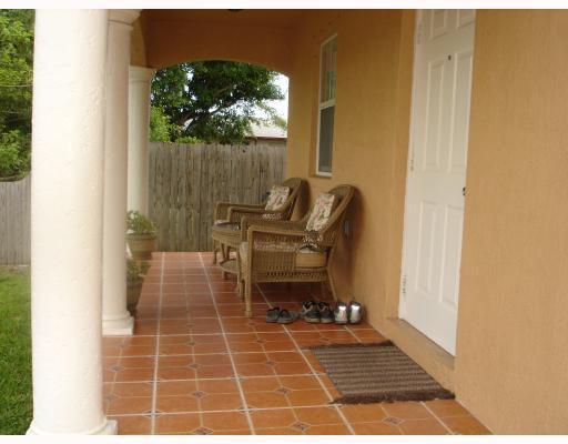 HOLLYWOOD BEACH GARDENS - Residential