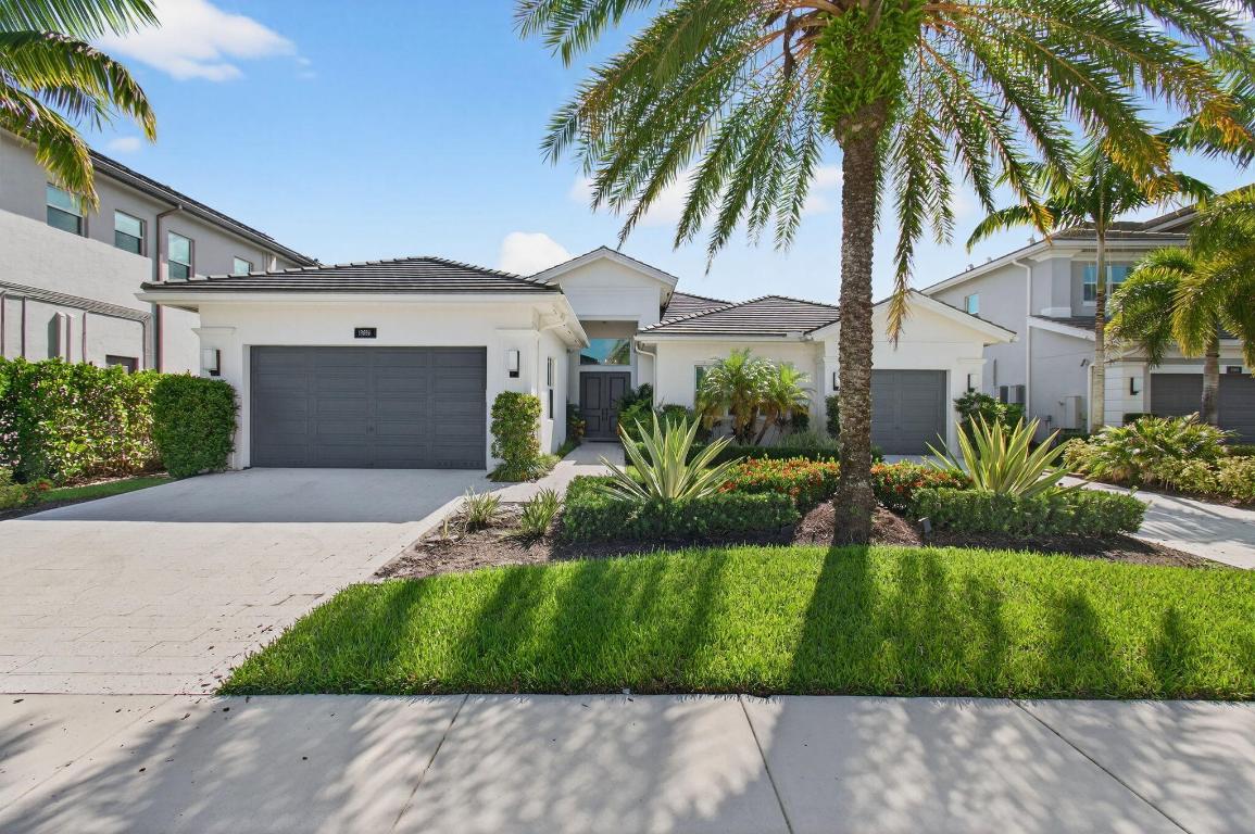 19886 Meadowside Lane